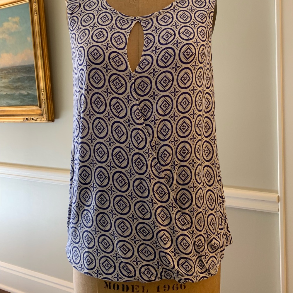 Cabi Medallion Top